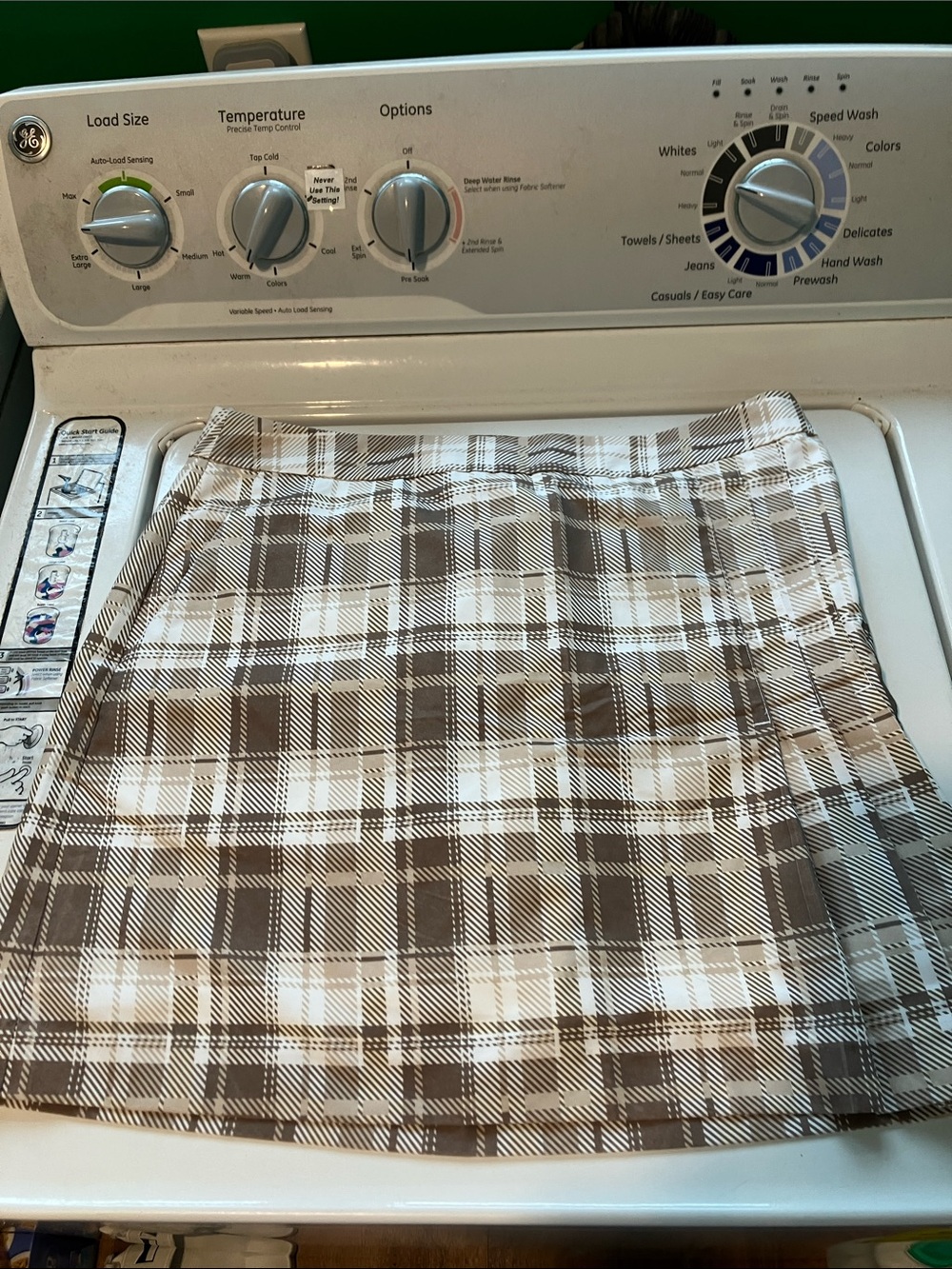 Izod golf skort 4 brown white plaid